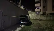 Safranbolu’da otomobil yoldan çıkıp apartman bahçesine uçtu