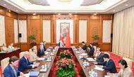 Çin ve İngiltere küresel belirsizliklere karşı masaya oturdu