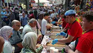 Bursa Tuzpazarı esnafı 30 yıldır süren paylaşma geleneğini yaşatıyor