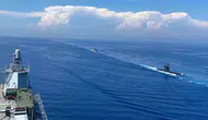 Antalya açıklarında dev gövde gösterisi