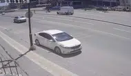 Sivas'ta elektrikli bisiklet sürücüsü kamyonet çarpması sonucu ağır yaralandı
