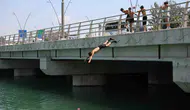 Adana’da kavurucu sıcaklar çocukları ölümle dans ettiriyor