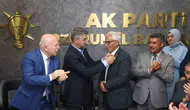 Erzurum’da CHP’li meclis üyesi rozetini değiştirip AK Parti’ye katıldı