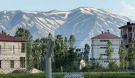 Yüksekova dağlarında haziran ayına özel zebra desenli manzara