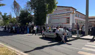 Diyarbakırda okul karmaşası yaşayan 25 öğrenci sınava polis yardımıyla yetişti
