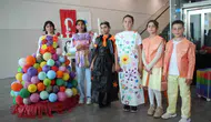 Çöpler podyuma çıktı öğrenciler atıklardan moda yarattı