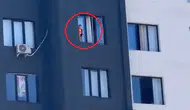 Diyarbakır'da 12'nci kattaki pencerede korku dolu anlar