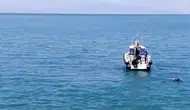 Van Gölü kıyısına savrulan otomobilden yaralı kurtarıldı