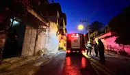 İzmir'de bahçe ateşi az kalsın evi kül ediyordu
