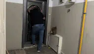 Samsun'da evini ateşe veren genç ekiplere kapıyı açmadı