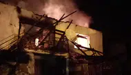 Kütahya'da gece çıkan yangın bir aileyi evsiz bıraktı