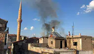 Nevşehir’de bir binanın çatısı alevlere teslim oldu