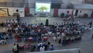Bursa'da okul bahçesi sinema salonuna dönüştü
