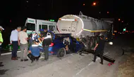 Adana'da otoyolda feci kaza Baba hayatını kaybetti çocuklar yaralı
