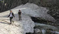 Bitlis dağlarında eriyen karlar Van Gölü’ne hayat taşıyor