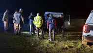 Hakkari dağlarında mahsur kalan 8 kişi kurtarıldı