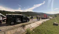 Çorum Kargı yolunda kayan kamyon römorku faciası