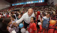 Samsun Canik'te camiye giden çocuklara teknolojik hediye sürprizi