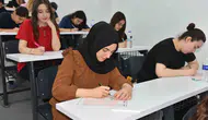 Menemenli gençler üniversite sınavına amfide hazırlandı
