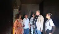 Ağrı'da yanan ev için Vali Bozkurt devreye girdi