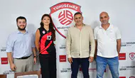 Yunusemre Belediyespor kadrosunu korumaya devam ediyor