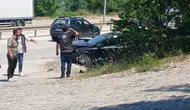 Bilecik yolunda otomobil kontrolden çıktı 2 yaralı