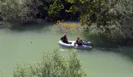 Baraj kapakları açıldı, piknikteki adam nehirde kayboldu