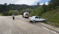 Tosya yolunda direksiyon hakimiyeti kayboldu 2 yaralı