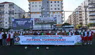 Diyarbakırlı sağlıkçılar yeşil sahada ter döküyor