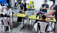 Adıyamanlı öğrenciler köy okulundaki çocukların saçlarını kesti