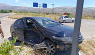 Malatya yolunda iki otomobil kavşakta çarpıştı