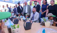 Arnavutköy'de minik eller doğayı büyütüyor