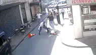 Beyoğlu’nda taciz iddiası üzerine sokak ortasında vahşi saldırı