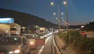 Kuzey Marmara Otoyolu trafiğini tabela kazası kilitledi