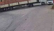 Karabük yolunda tırın kamyonete çarptığı anlar kameraya yansıdı