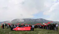 Gençler Sarıkamış şehitlerini anmak için Allahuekber Dağına tırmandı