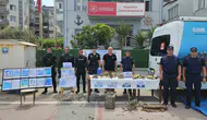 Mudanya kıyılarında deniz dibine inen ekipler atıkları topladı
