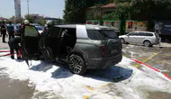 Malatya’da park halindeki otomobil alevlere teslim oldu