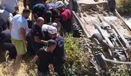 Bozova yolunda direksiyon hakimiyeti kaybedilen araç şarampole uçtu
