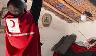 Gölün ortasındaki adada yaşayan kadına Kızılay eli değdi