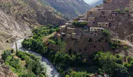 Bitlis Hizan’da zamanı durduran asırlık evler ve baraj manzarası