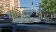 Eskişehir trafiğinde kamyonet kasasında can pazarı