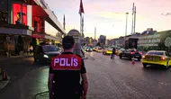 İstanbul sokaklarında gece yarısı geniş çaplı güvenlik taraması