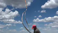 Edirneli çiftçiden dron ile pratik saman taşıma yöntemi