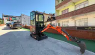 Yenice Belediyesine iş insanından mini iş makinesi desteği