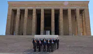 Polonya lideri Nawrocki Ankara temaslarına Anıtkabir ziyaretiyle başladı