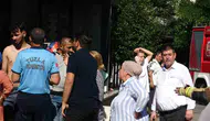 Tuzla’da iki binayı saran yangın mahalleliyi sokağa döktü