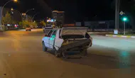 Çorum trafiğinde korkutan kaza Sürücü otomobilini bırakıp izini kaybettirdi