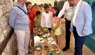 Alaçatılı öğrenciler çöpleri sanatla hayata döndürdü