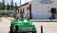 Erzurum’da çocuklar trafik kurallarını uygulamalı öğreniyor